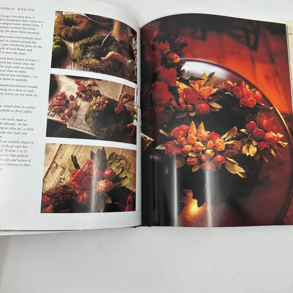 Martha Stewart's Christmas‎ Entertaining Decorating And Giving Hardcover Book
